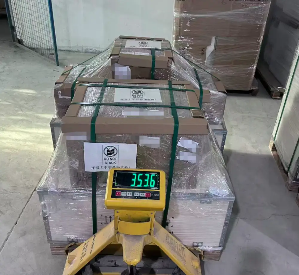 Do Not Stack Label on Battery Pallets for Russia Transport