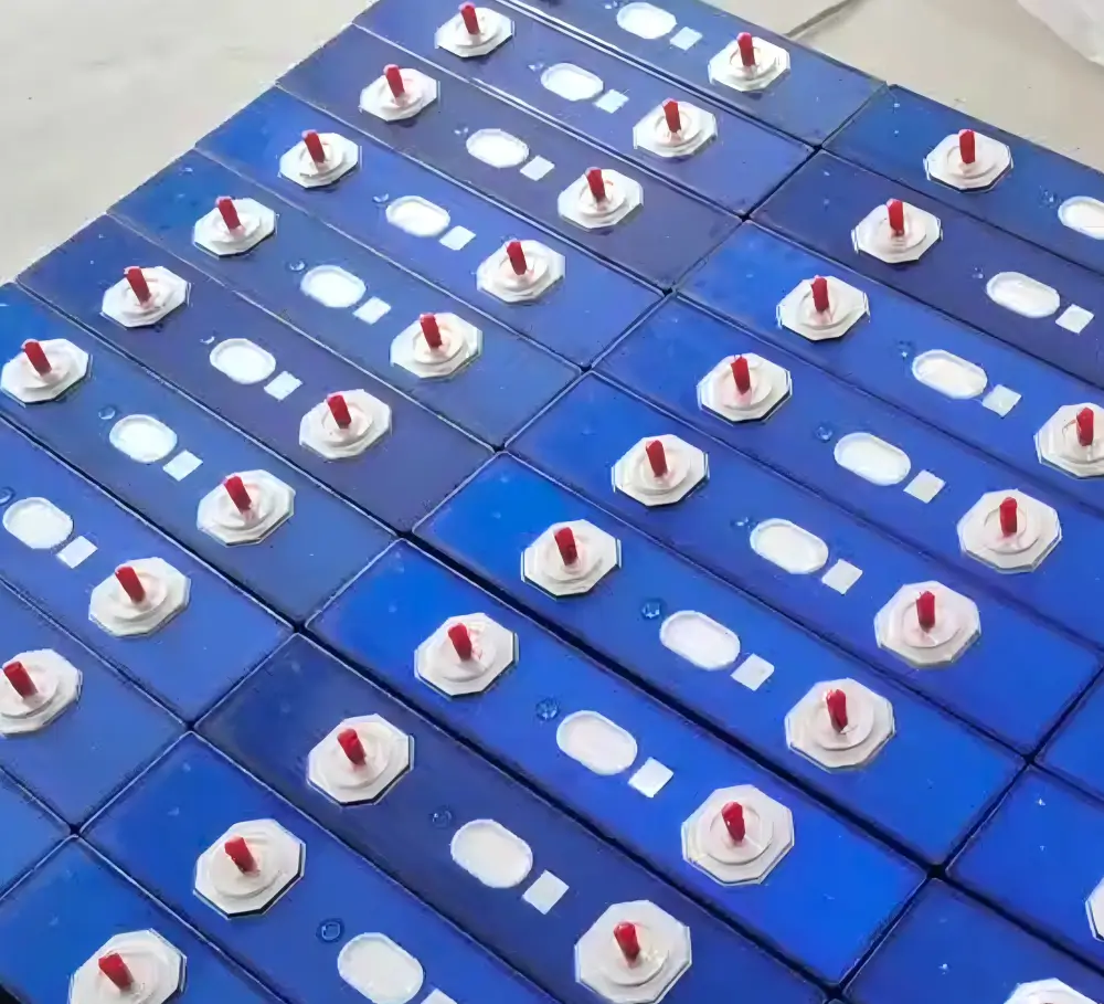 Appearance Inspection of 668Ah LiFePO4 Cells Before Packaging